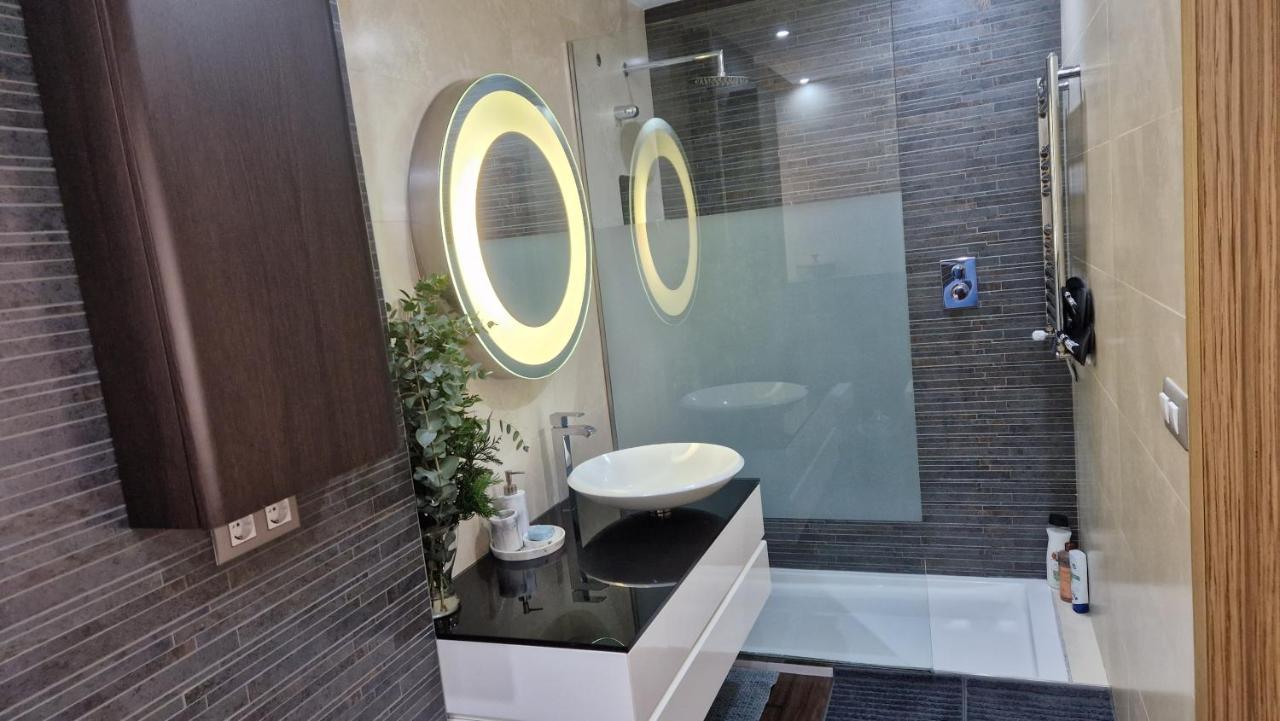 Atico De Lujo Con Jacuzzi Climatizado En Terraza Leilighet Elche Eksteriør bilde