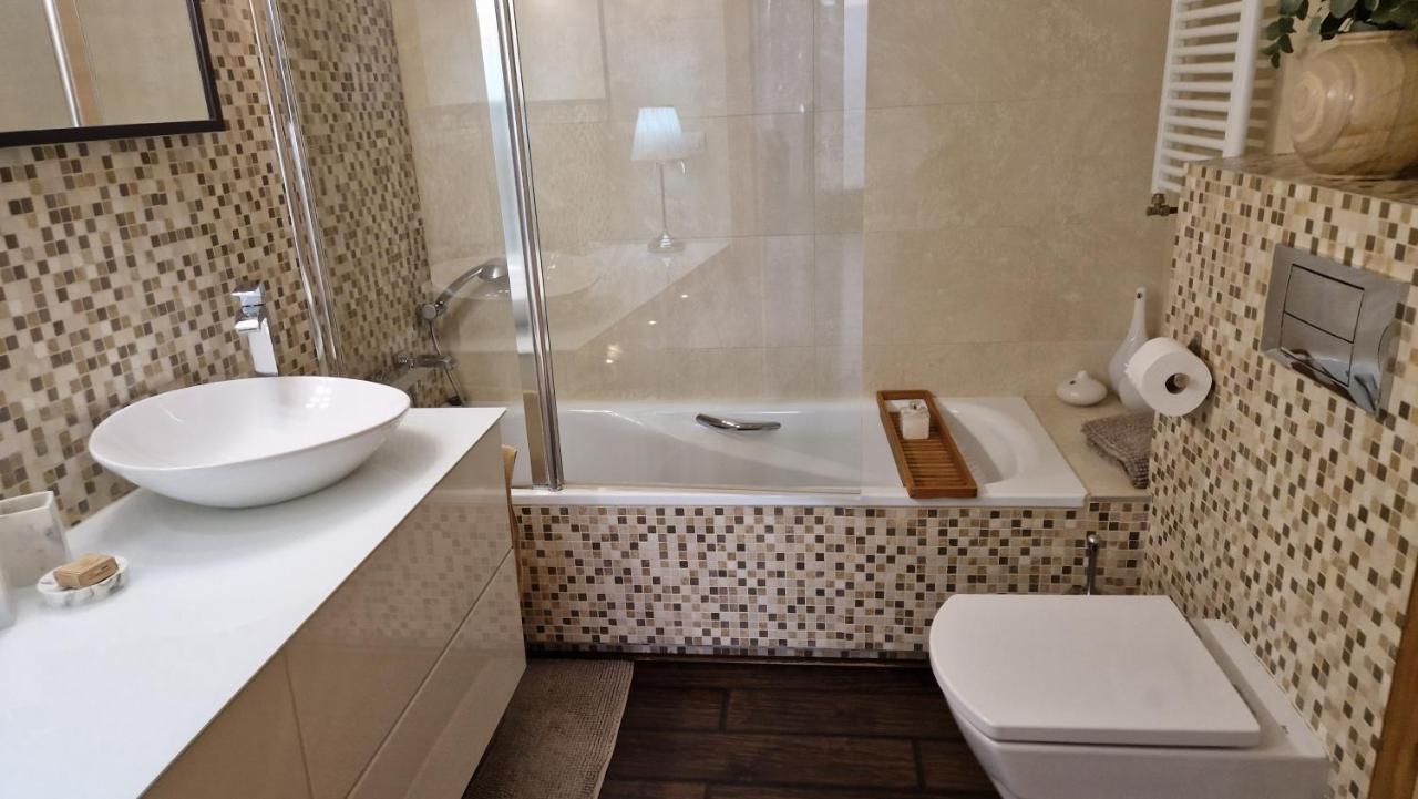 Atico De Lujo Con Jacuzzi Climatizado En Terraza Leilighet Elche Eksteriør bilde