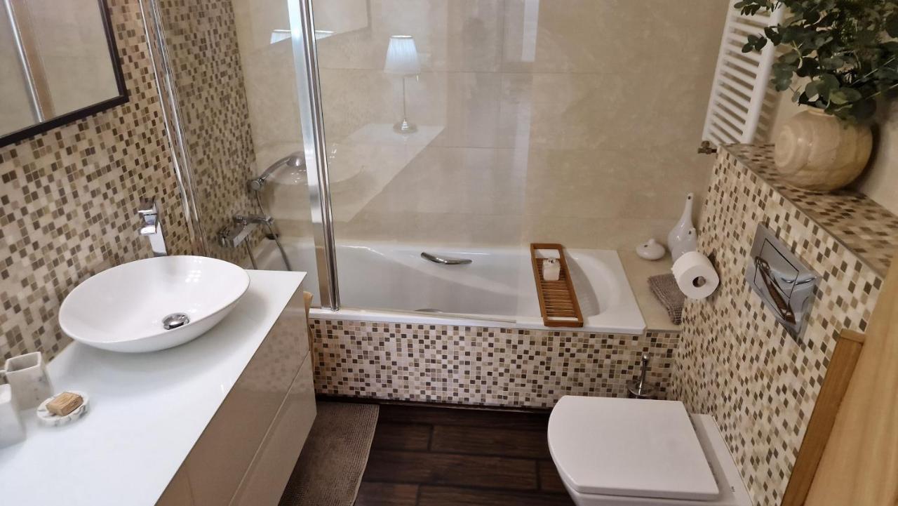 Atico De Lujo Con Jacuzzi Climatizado En Terraza Leilighet Elche Eksteriør bilde